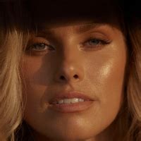 nat roser nude|Natalie Roser The Fappening Nude (28 Photos And Video)